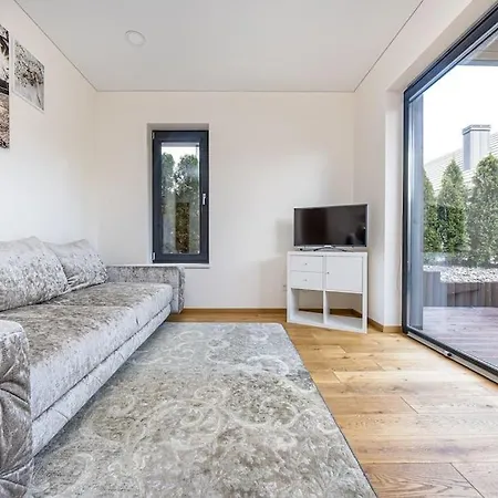 Apartment Sea Breeze By Pailsek Pajury